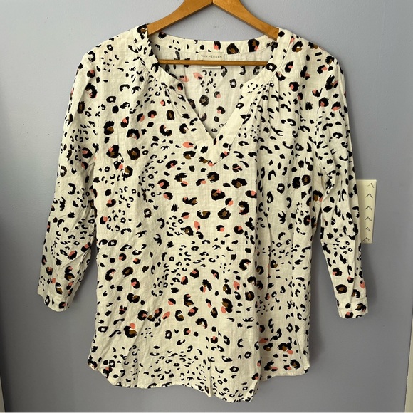 Van Heusen Tops - 🦋Van Heusen blouse🦋